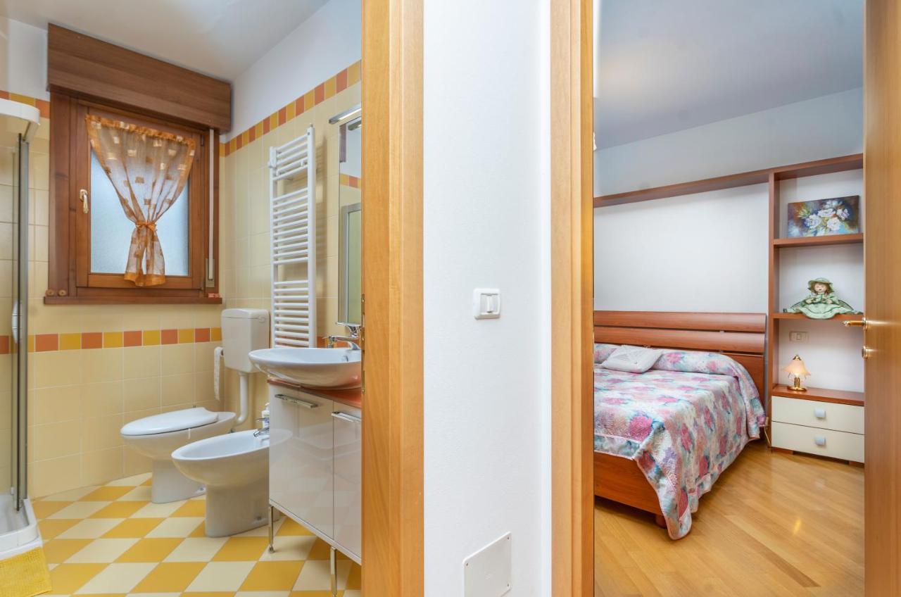 Ai Gelsomini - Lovely Flat With Terrace And Parking! Udine Eksteriør billede